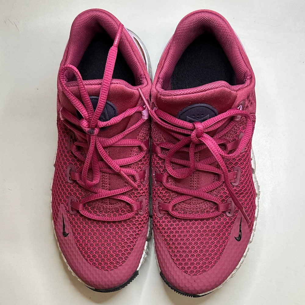 Nike Women's Fuchsia Sneakers